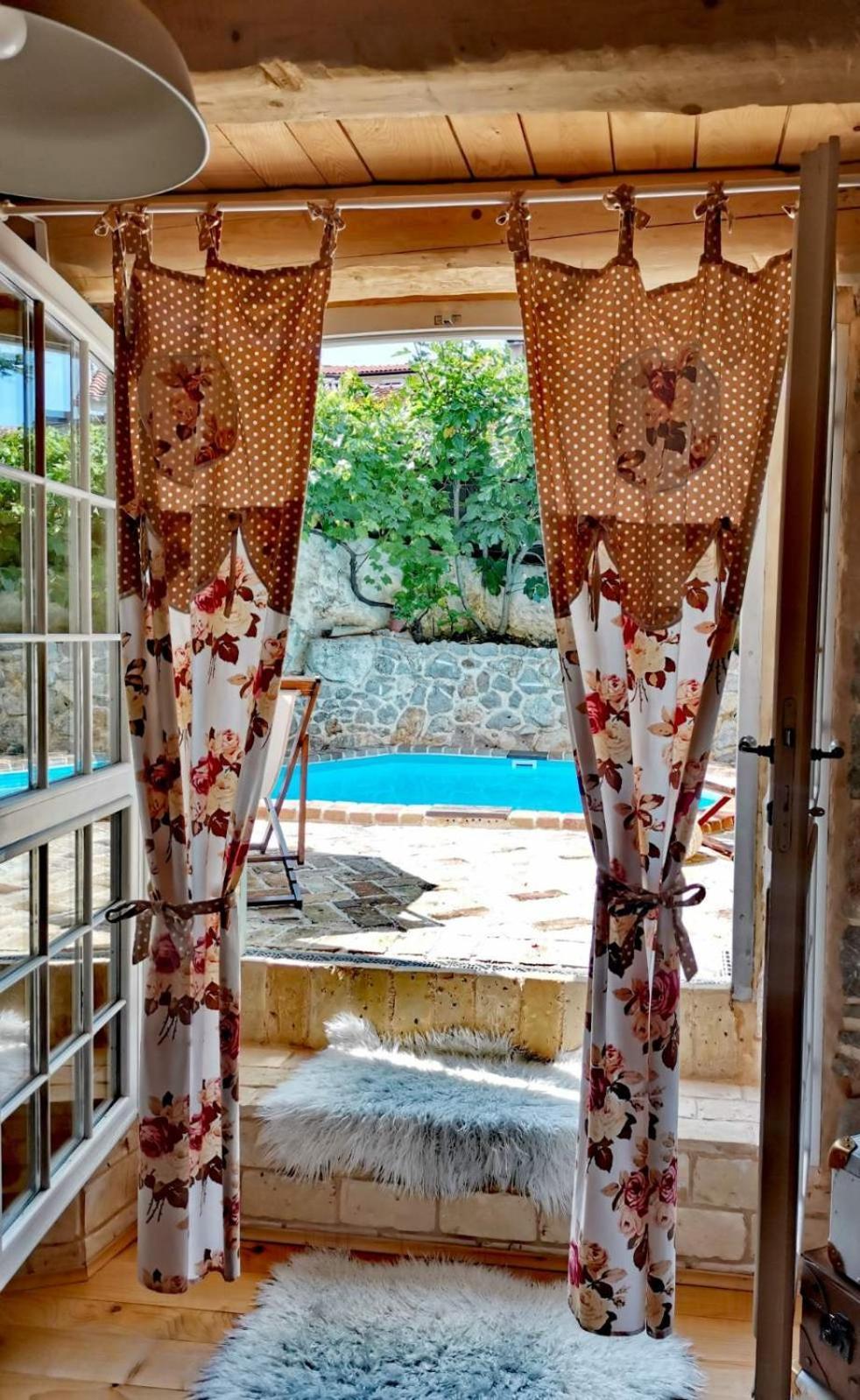 Villa Festina Lente - Cosy & Authentic Villa With Private Heated Pool Dobrinj Exterior foto