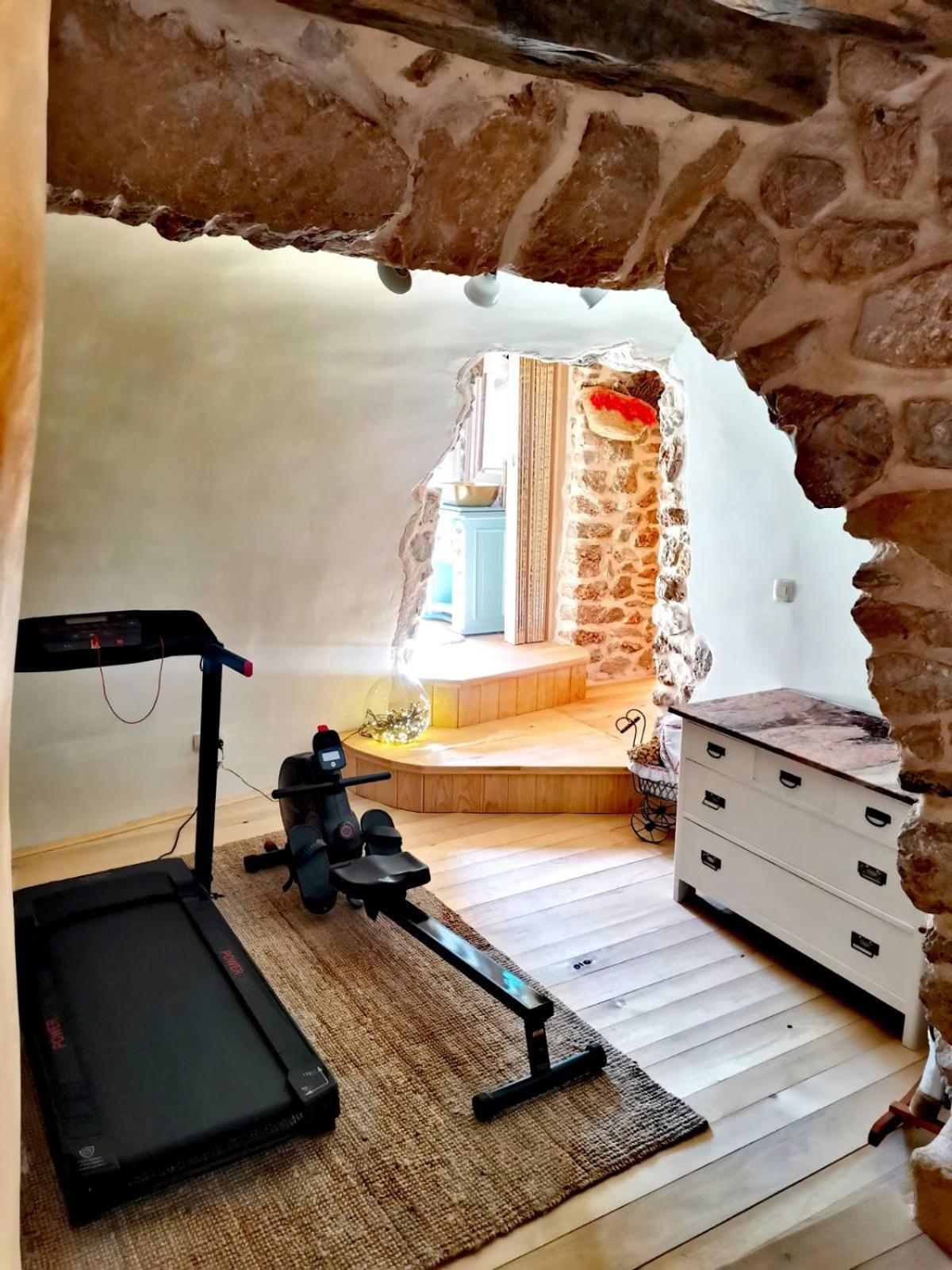Villa Festina Lente - Cosy & Authentic Villa With Private Heated Pool Dobrinj Exterior foto